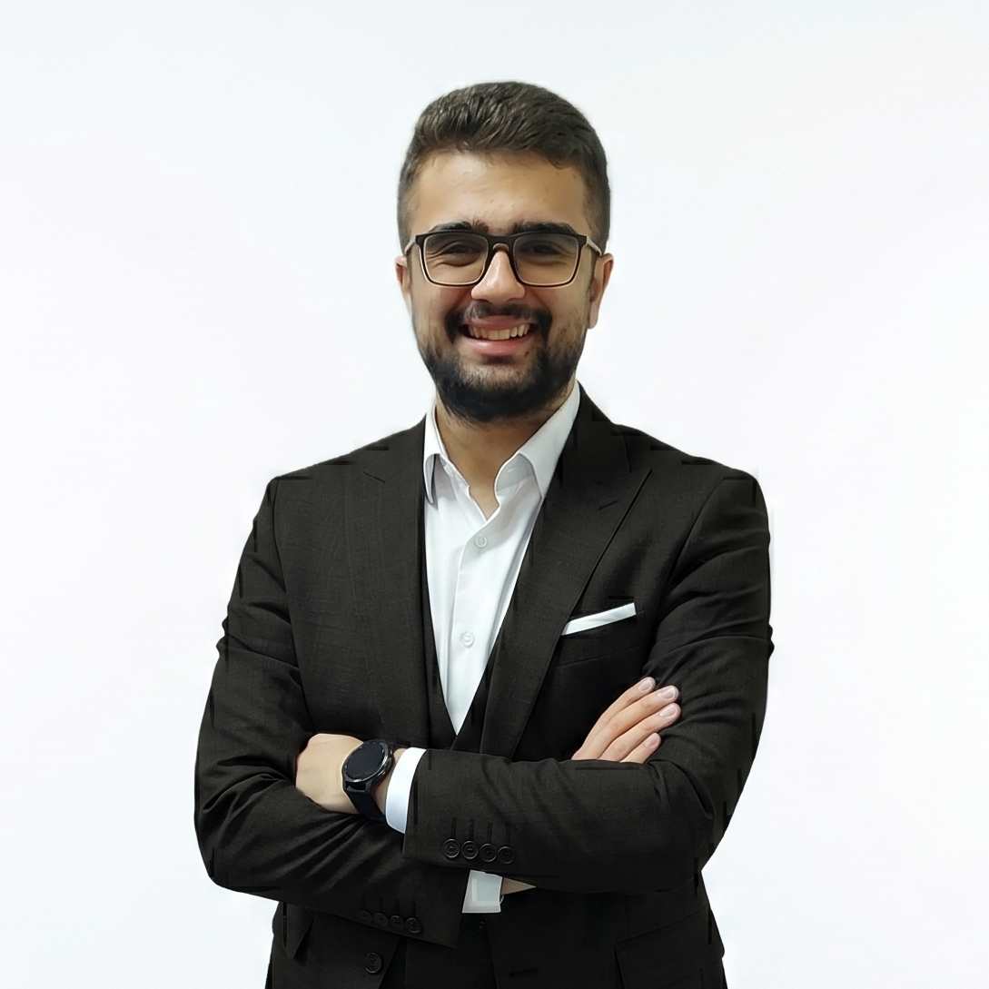 آرش علیخانی